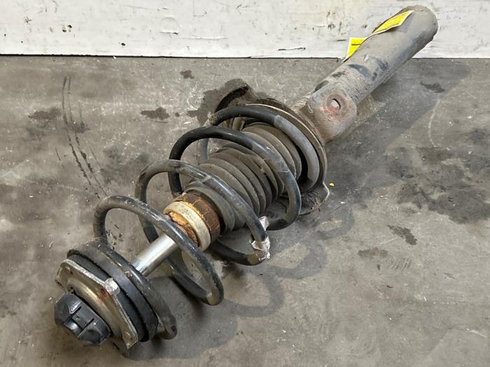 Amortyzator wstrzasów lewy przód Mercedes B-Klasse