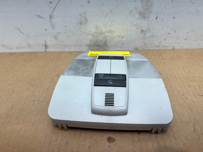 Oswietlenie wewnetrzne przód Mercedes B-Klasse