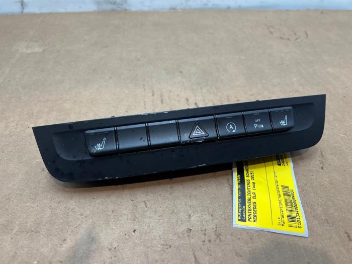 Interruptor de luz de pánico Mercedes CLA