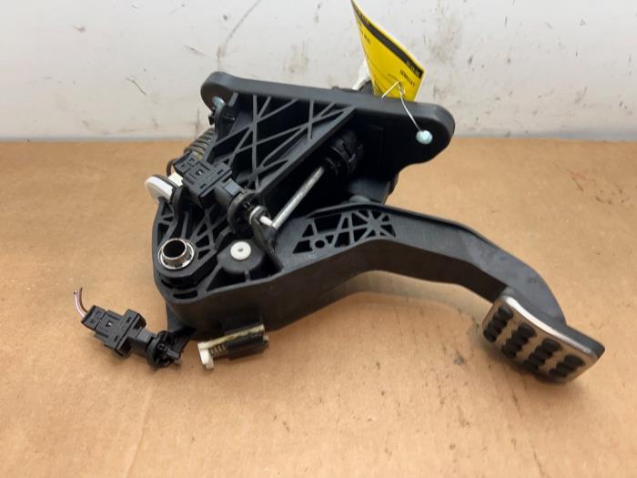 Pédale embrayage Mercedes CLA