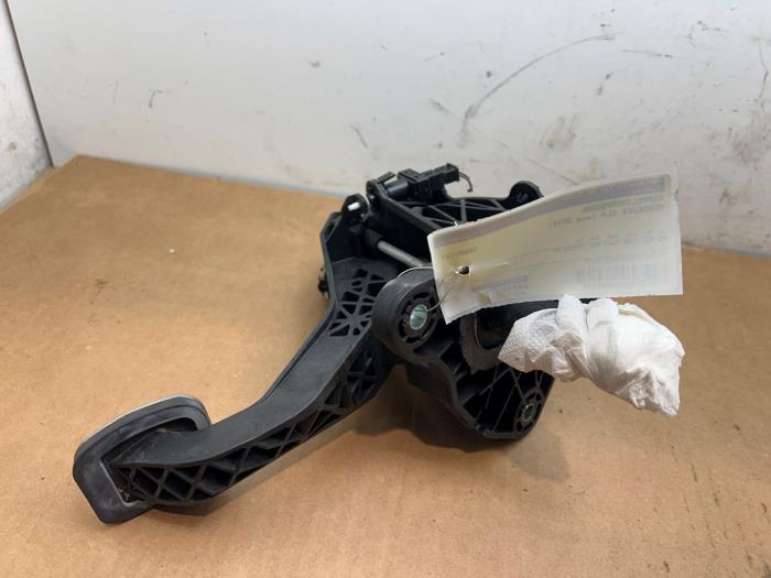 Pédale embrayage Mercedes CLA