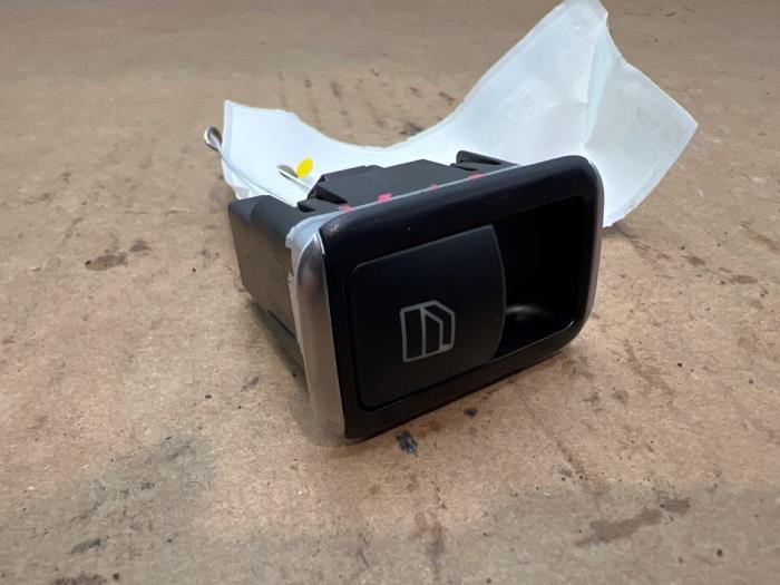 Interruptor de ventanilla eléctrica Mercedes CLA