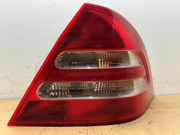 Luz trasera derecha Mercedes C-Klasse