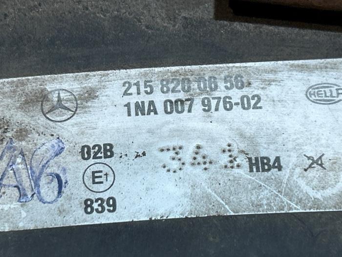 Luz antiniebla derecha delante Mercedes C-Klasse
