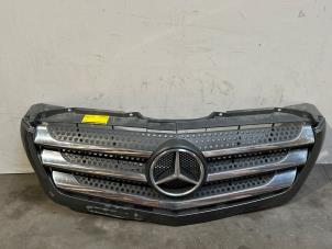 Gebruikte Grille Mercedes Sprinter 3,5t (906.63) 314 CDI 16V Prijs € 175,45 Inclusief btw aangeboden door Autoparts Van De Velde