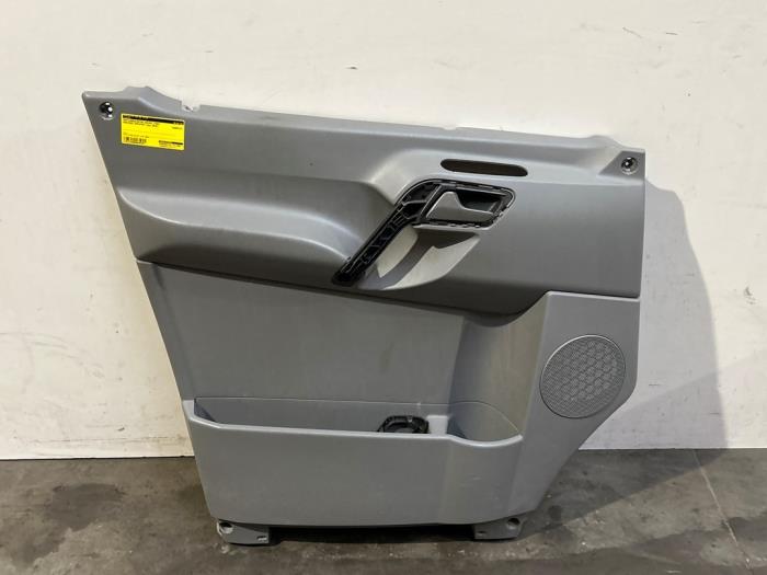 Tapizado de puerta de 2 puertas izquierda Mercedes Sprinter