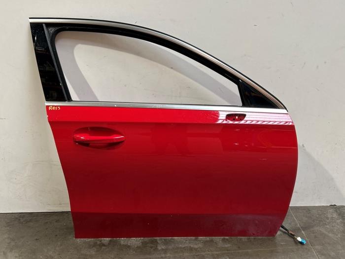 Drzwi prawe przednie wersja 4-drzwiowa Mercedes A-Klasse