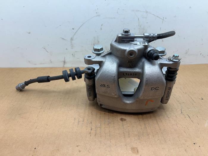 Zacisk hamulcowy lewy przód Mercedes A-Klasse