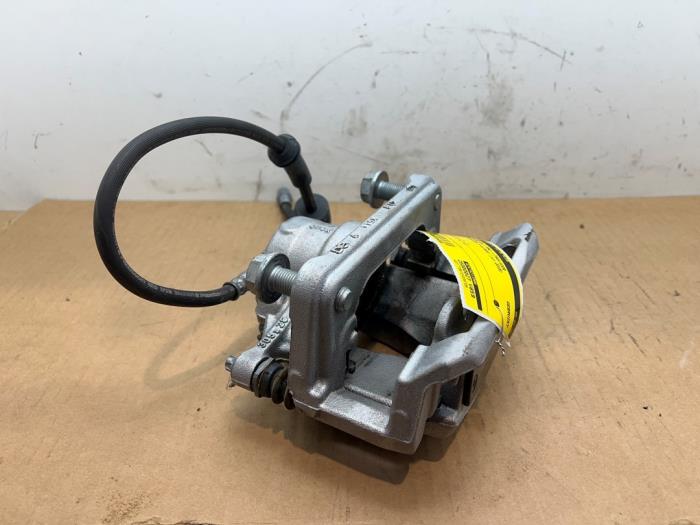 Zacisk hamulcowy lewy przód Mercedes A-Klasse