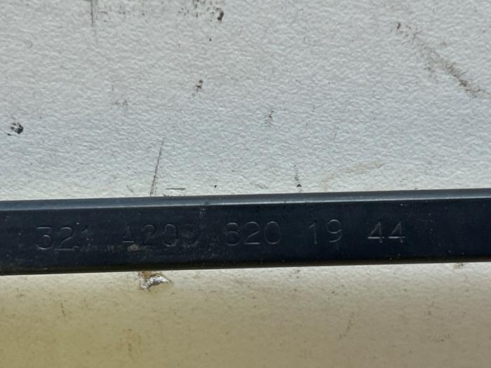 Ramie wycieraczki przedniej Mercedes C-Klasse