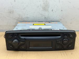 Gebruikte Radio Mercedes C (W203) 2.2 C-200 CDI 16V Prijs € 90,75 Inclusief btw aangeboden door Autoparts Van De Velde