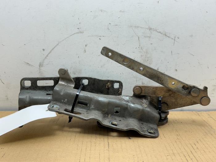 Zawias pokrywy silnika Mercedes C-Klasse