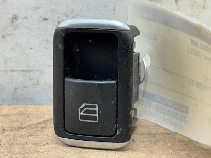 Przelacznik elektrycznej szyby Mercedes B-Klasse