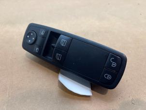 Gebruikte Schakelblok ruiten Mercedes B (W245) 2.0 B-180 CDI 16V Prijs € 60,50 Inclusief btw aangeboden door Autoparts Van De Velde