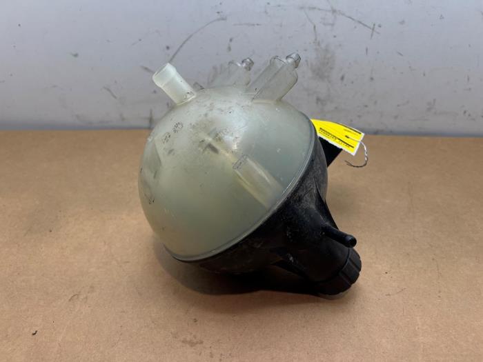 Zbiornik rozprezny Mercedes B-Klasse