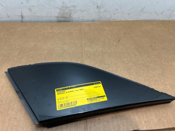 Listwa ozdobna Mercedes B-Klasse