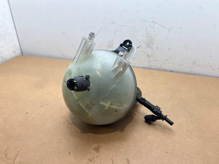 Zbiornik rozprezny Mercedes B-Klasse