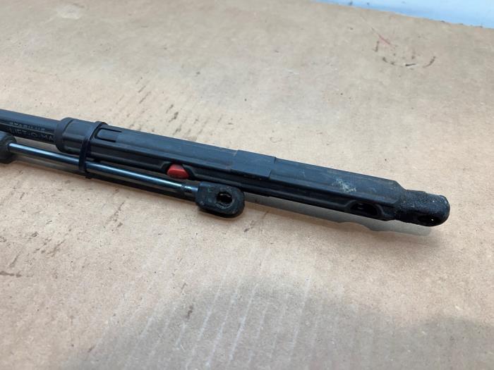 Zestaw amortyzatorów gazowych pokrywy bagaznika Mercedes R-Klasse