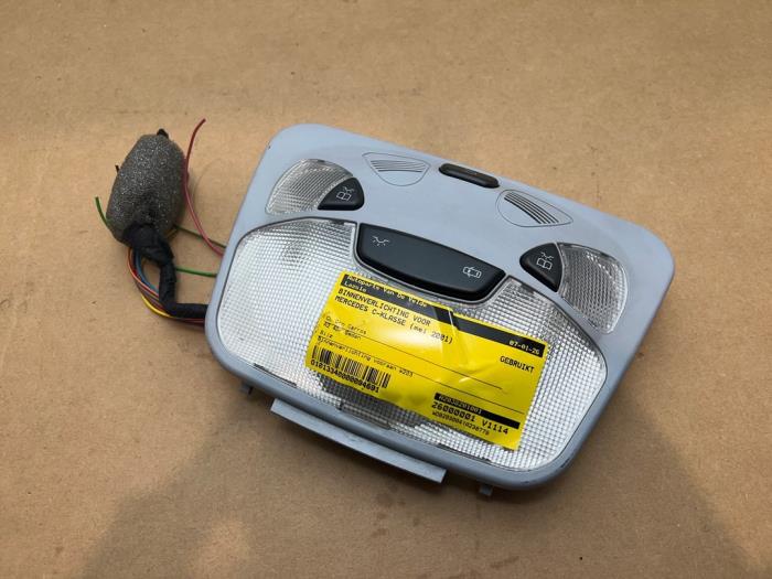 Oswietlenie wewnetrzne przód Mercedes C-Klasse