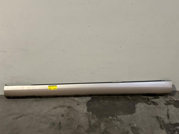 Sill, left Mercedes C-Klasse