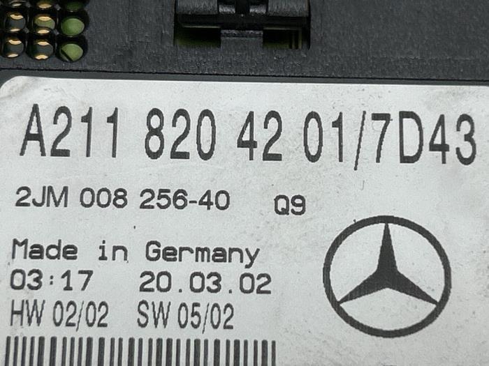 Luz interior delante Mercedes E-Klasse