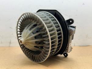 Gebruikte Chaufage Ventilatiemotor Mercedes E (W211) 2.2 E-220 CDI 16V Prijs € 108,90 Inclusief btw aangeboden door Autoparts Van De Velde