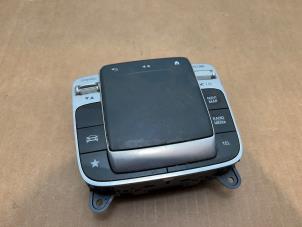 Gebruikte Bediening boordcomputer Mercedes A (177.0) 1.3 A-200 Turbo 16V Prijs € 78,65 Inclusief btw aangeboden door Autoparts Van De Velde