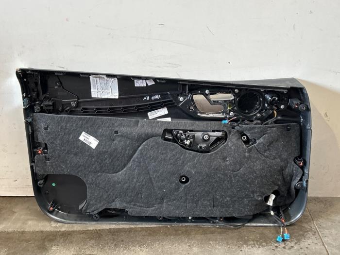 Tapizado de puerta de 4 puertas derecha delante Mercedes E-Klasse