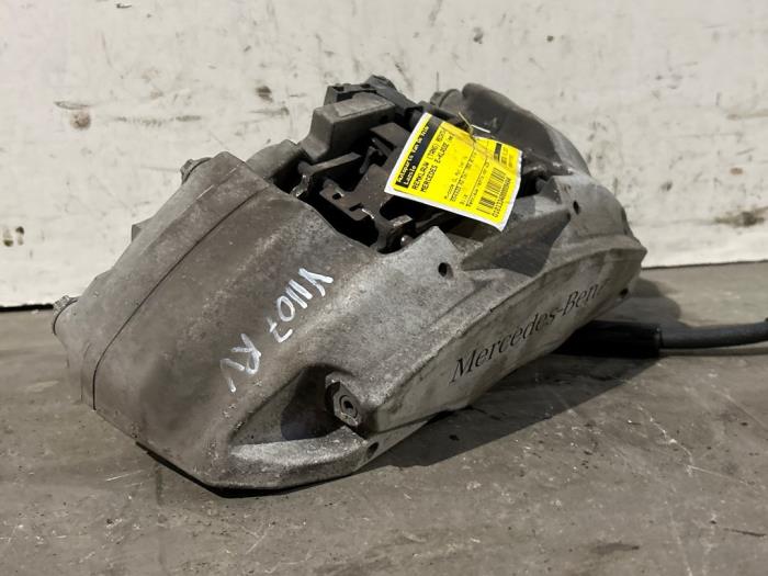 Etrier de frein (pince) avant droit Mercedes E-Klasse