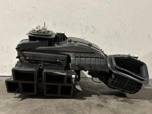 Gebruikte Kachelhuis Mercedes A Limousine (177.1) 1.5 A-180d Prijs € 302,50 Inclusief btw aangeboden door Autoparts Van De Velde