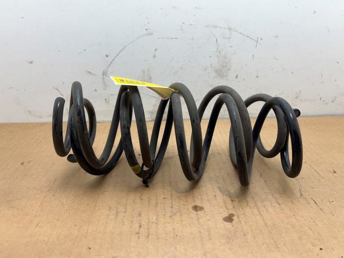 Schroefveer achter Mercedes A-Klasse