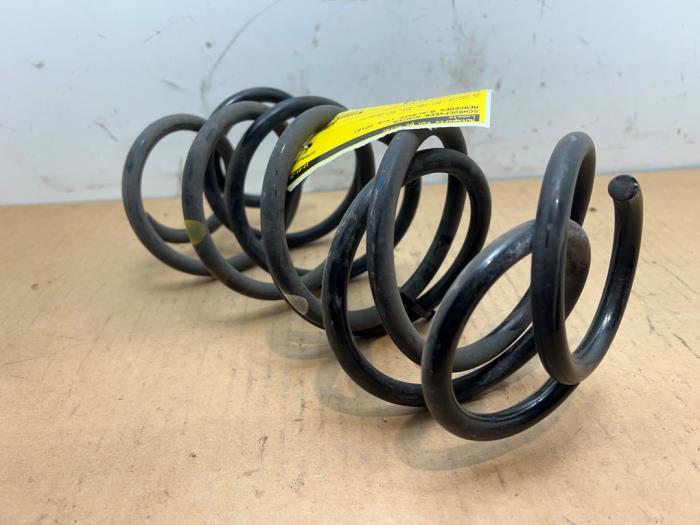 Schroefveer achter Mercedes A-Klasse