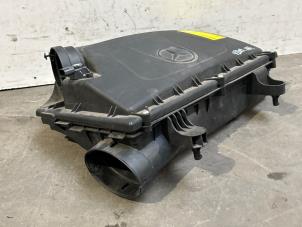 Gebruikte Luchtfilterhuis Mercedes Vito (447.6) 2.2 114 CDI 16V Prijs € 60,50 Inclusief btw aangeboden door Autoparts Van De Velde