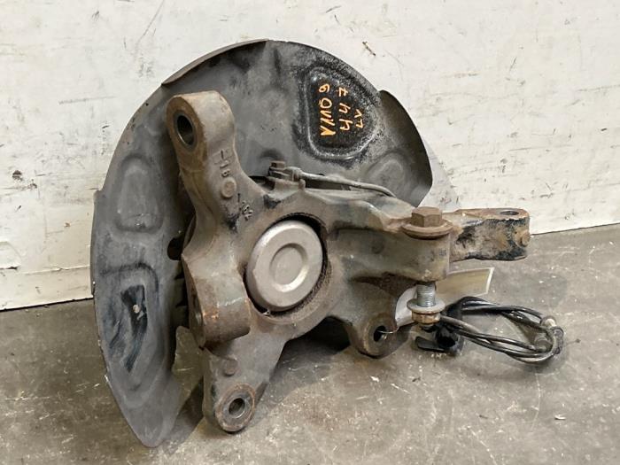 Fusee links-voor Mercedes Vito