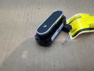 Gebruikte Schakelaar Stoelverwarming Mercedes A Limousine (177.1) 1.3 A-200 Turbo Prijs € 24,20 Inclusief btw aangeboden door Autoparts Van De Velde