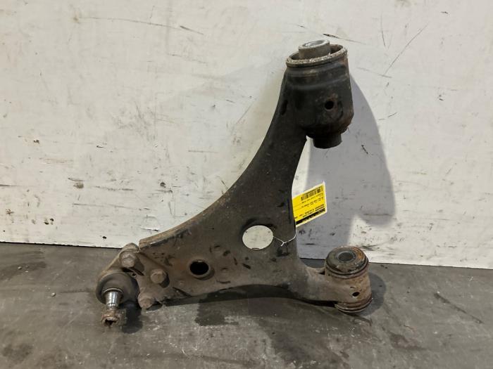 Wahacz zawieszenia lewy przód Mercedes A-Klasse