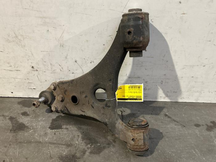 Wahacz zawieszenia lewy przód Mercedes A-Klasse