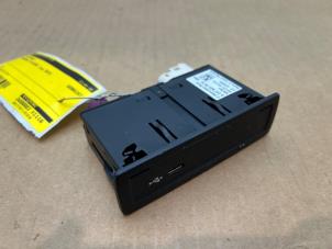 Gebruikte USB module Mercedes A Limousine (177.1) 1.3 A-200 Turbo Prijs € 30,25 Inclusief btw aangeboden door Autoparts Van De Velde