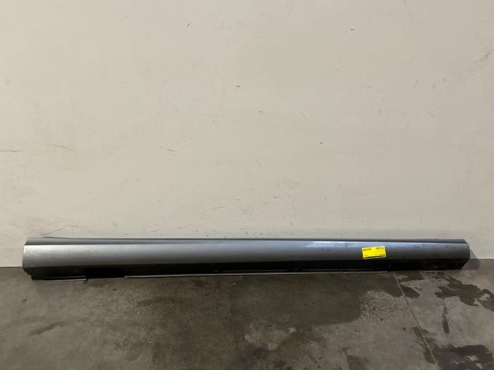 Seuil droit Mercedes CLA