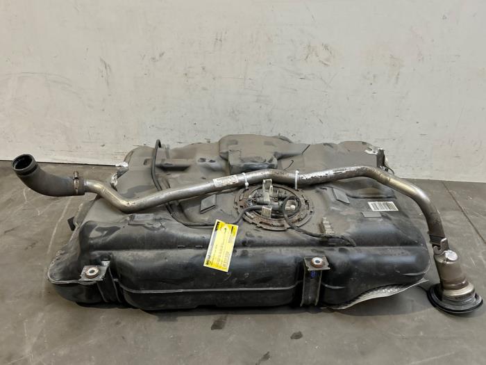 Réservoir de carburant Mercedes CLA