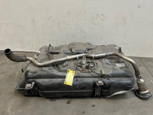 Gebruikte Brandstoftank Mercedes CLA (117.3) 1.6 CLA-200 16V Prijs € 242,00 Inclusief btw aangeboden door Autoparts Van De Velde