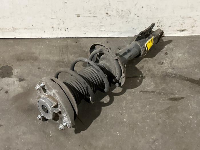 Amortisseur avant droit Mercedes CLA