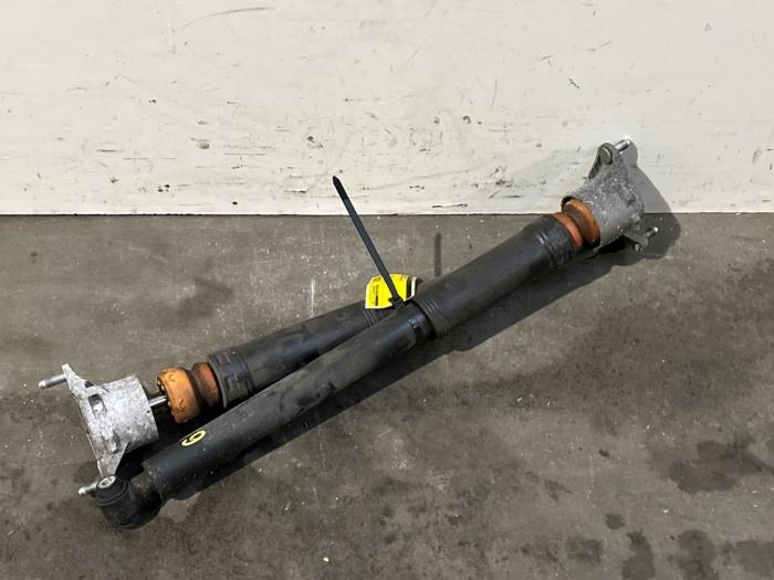 Zestaw amortyzatorów Mercedes CLA