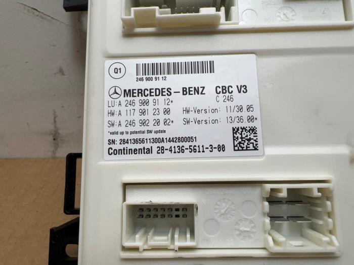 Comfort Module van een Mercedes-Benz CLA (117.3) 1.6 CLA-200 16V 2013