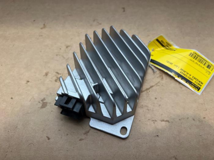 Wzmacniacz radiowy Mercedes A-Klasse