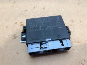 Gebruikte Parkeerhulp computer Mercedes E (W212) E-300 BlueTec Hybrid V6 24V Prijs € 48,40 Inclusief btw aangeboden door Autoparts Van De Velde