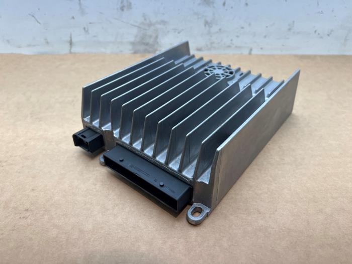 Wzmacniacz radiowy Mercedes E-Klasse