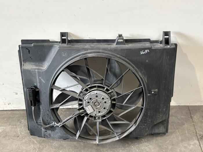 Ventilador de enfriamiento del motor Mercedes CLK