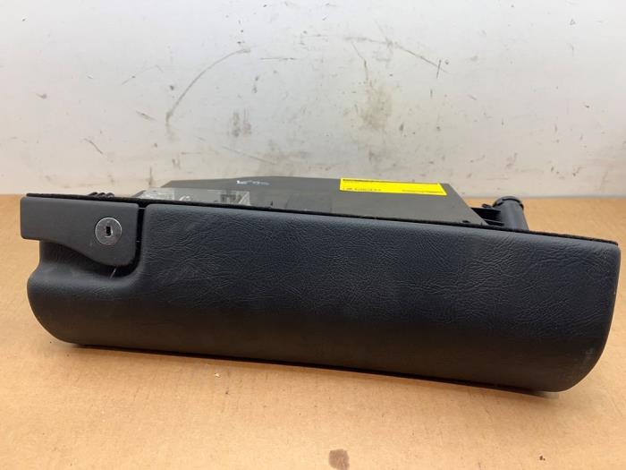 Schowek w desce rozdzielczej Mercedes CLK