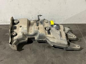 Gebruikte Adblue tank Mercedes Vito (447.6) 1.7 114 CDI 16V Prijs € 816,75 Inclusief btw aangeboden door Autoparts Van De Velde